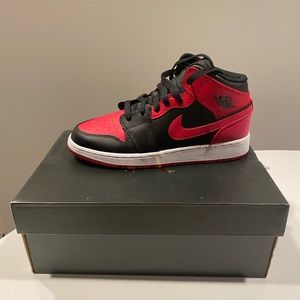 Air Jordan Mid 1 (Grade School size 5.5 Women’s size 7)